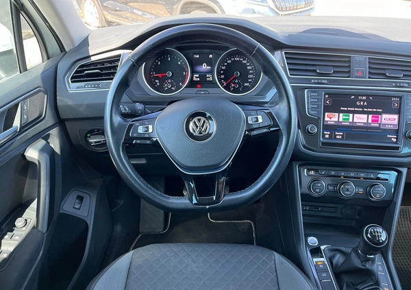 Volkswagen Tiguan cena 86900 przebieg: 91210, rok produkcji 2017 z Wschowa małe 742